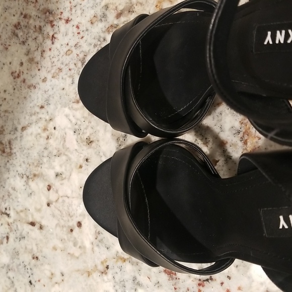 DKNY HEELS - Picture 11 of 11